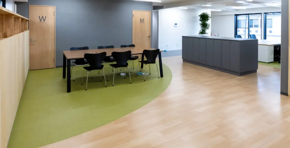 内装（天井・床）工事